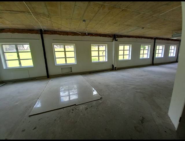 712M² OFFICE TO LET IN BRYANSTON